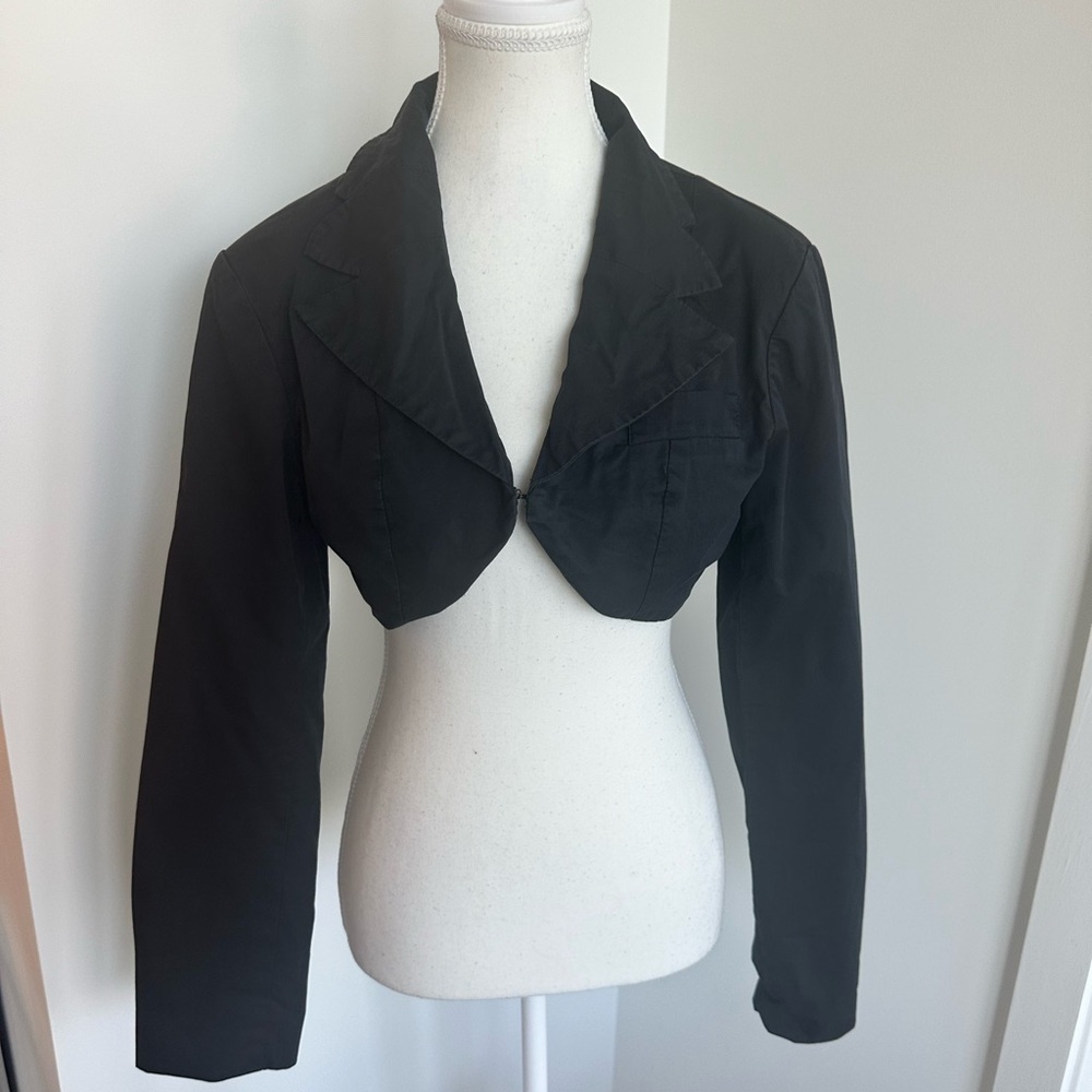 Lioness cropped jacket size small black shoulder pads